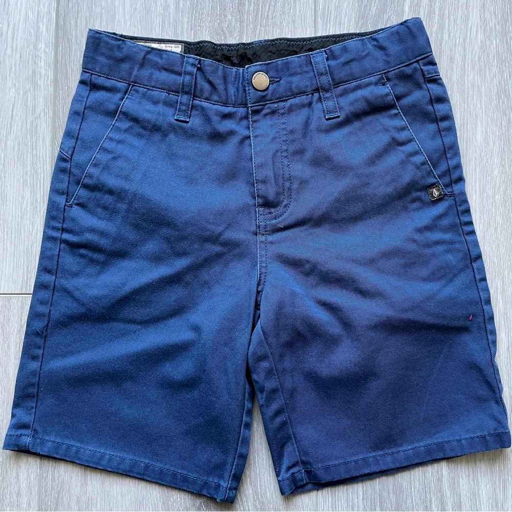 Volcom boys shorts size 6